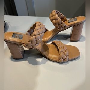Dolce Vita Hardey Sandal Size 7.5 Cafe
